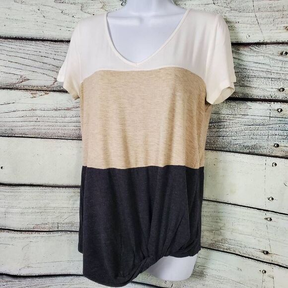 Maurices Small Colorblock Tee Cream Tan Charcoal Short Sleeve Knot Hem - Picture 3 of 6